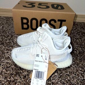 SOLD Yeezy Boost 350 V2 Bone BNWT